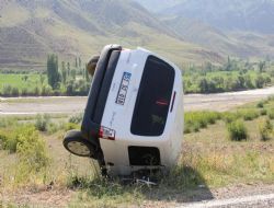 Oltu'da trafik kazası: 1 ölü 4 yaralı
